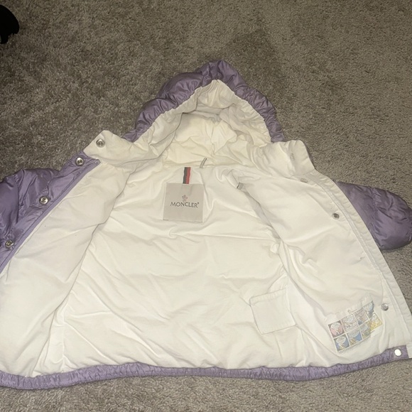 Authentic Moncler GIRL COAT - Picture 4 of 6